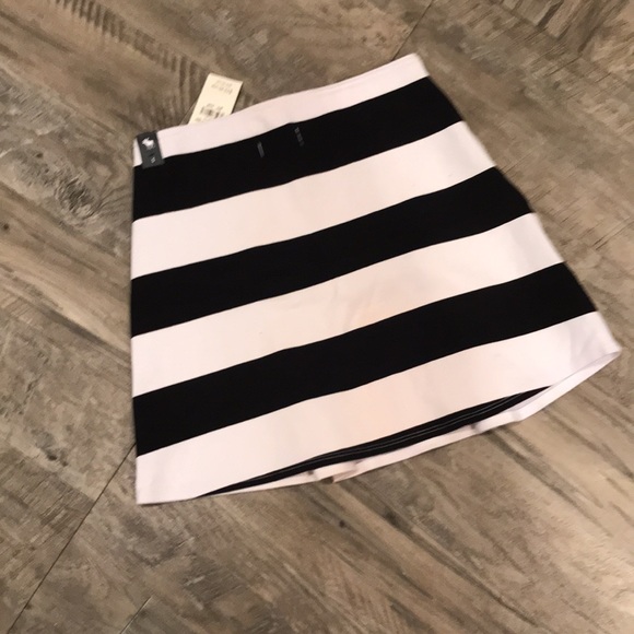 Girl’s Abercrombie Kids NWT Striped Skirt - Picture 2 of 3